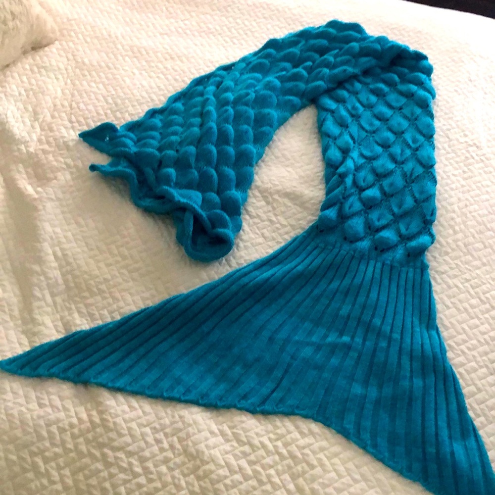 Adult sized crochet Mermaid blanket, new without tags